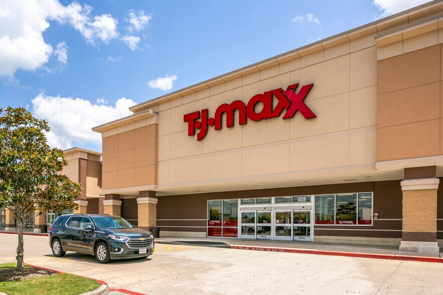 More Photos Of I 45, League City Unknown For Lease
