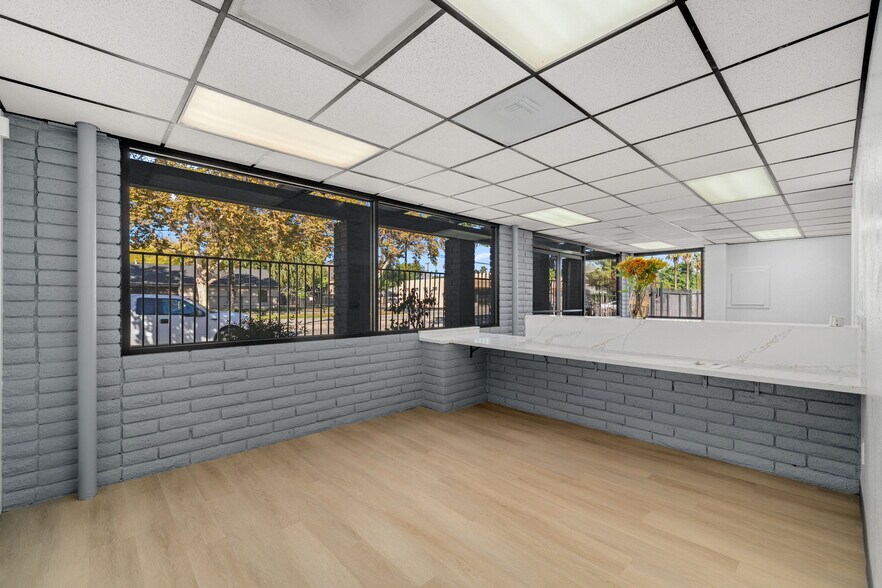 More Photos Of 570 N Towne Ave, Pomona Storefront Retail Office For Sale