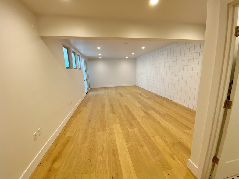 More Photos Of 217-219 Manhattan Beach Blvd, Manhattan Beach Storefront Retail Office For Lease