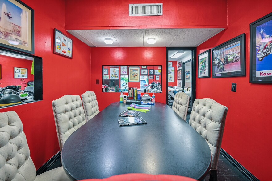 More Photos Of 1690 NE 134th St, North Miami Warehouse For Sale