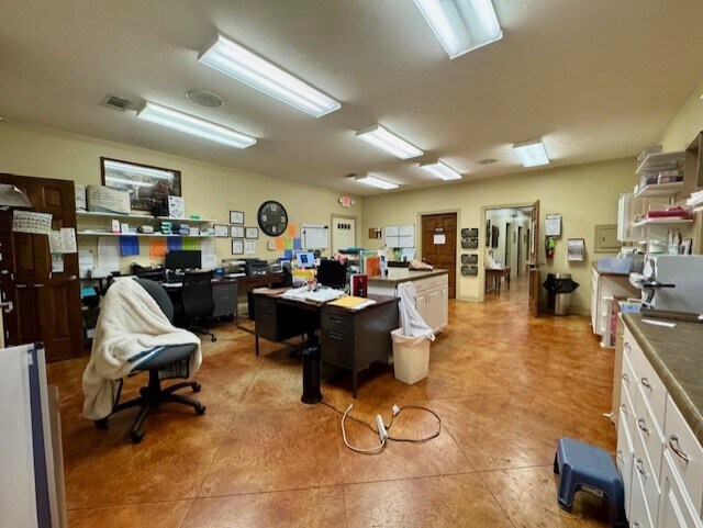 More Photos Of 2464 Main St, Plantersville Medical For Sale