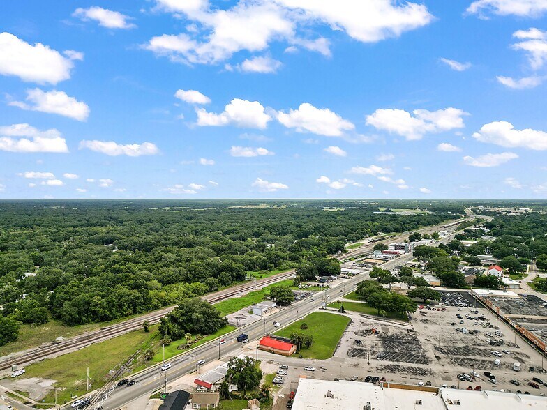 More Photos Of 324 S Main St, Wildwood Freestanding For Sale