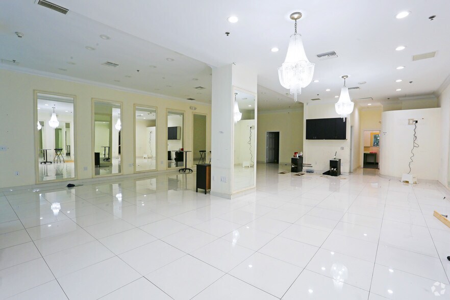 More Photos Of 3500 W 6th St, Los Angeles Unknown For Lease