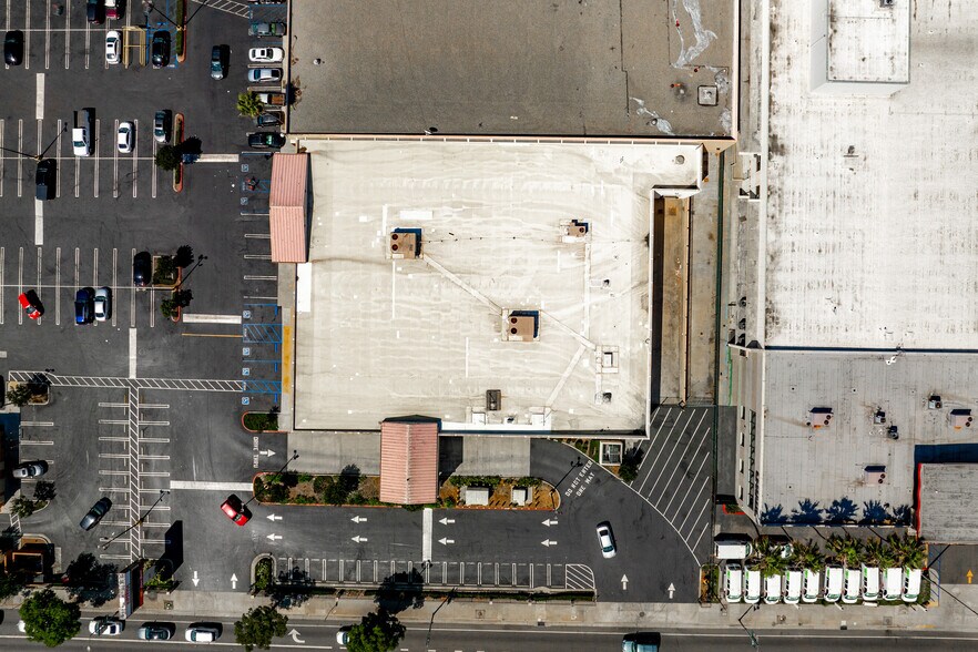 More Photos Of 3480-3550 S La Brea Ave, Los Angeles Supermarket For Lease