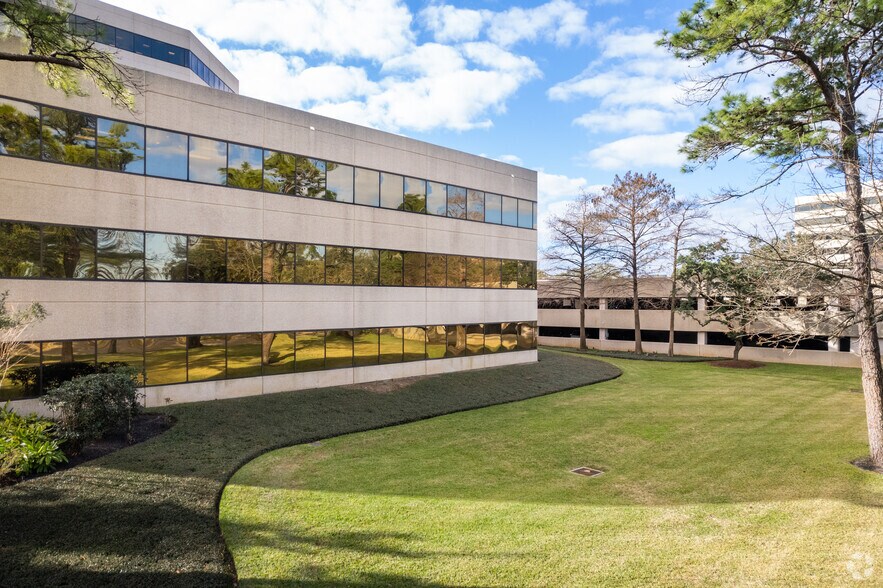 More Photos Of 1155 Dairy Ashford Rd, Houston Office For Lease