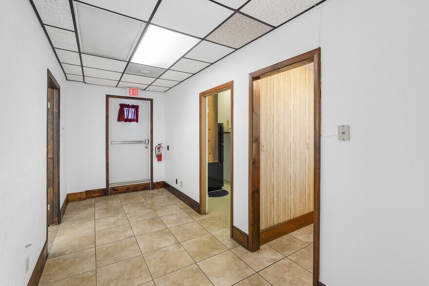 More Photos Of 537 10th St W, Bradenton Office For Lease