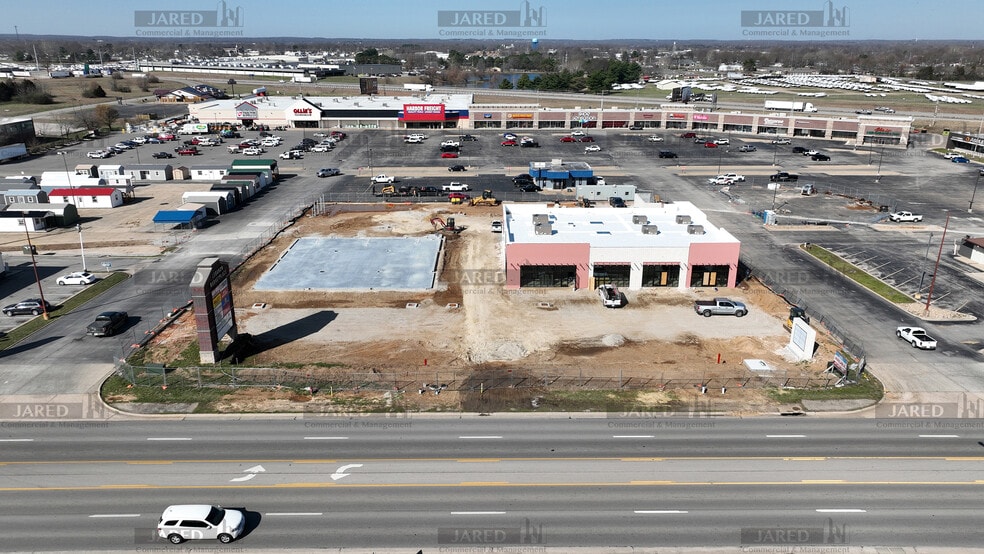 More Photos Of 1565-1585 S Jefferson Ave, Lebanon General Retail For Lease