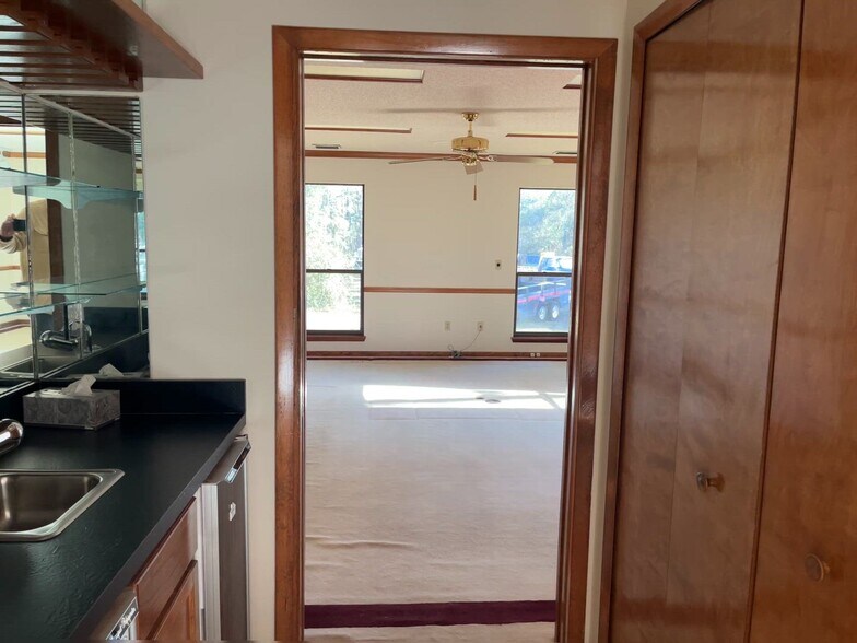 More Photos Of 2809 Blanding Blvd, Middleburg Office For Sale