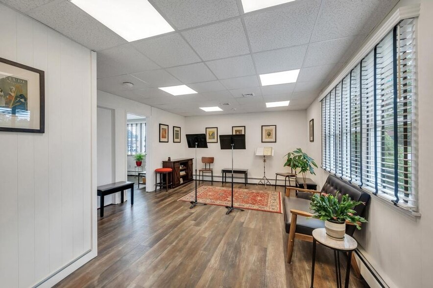 More Photos Of 2539 Middle Country Rd, Centereach Office For Sale