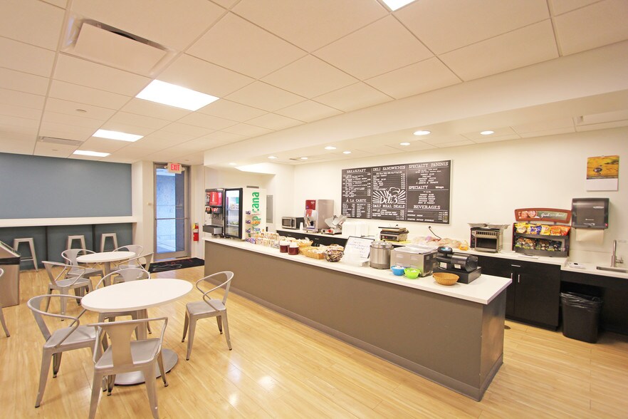 More Photos Of 1700 W Higgins Rd, Des Plaines Office For Lease