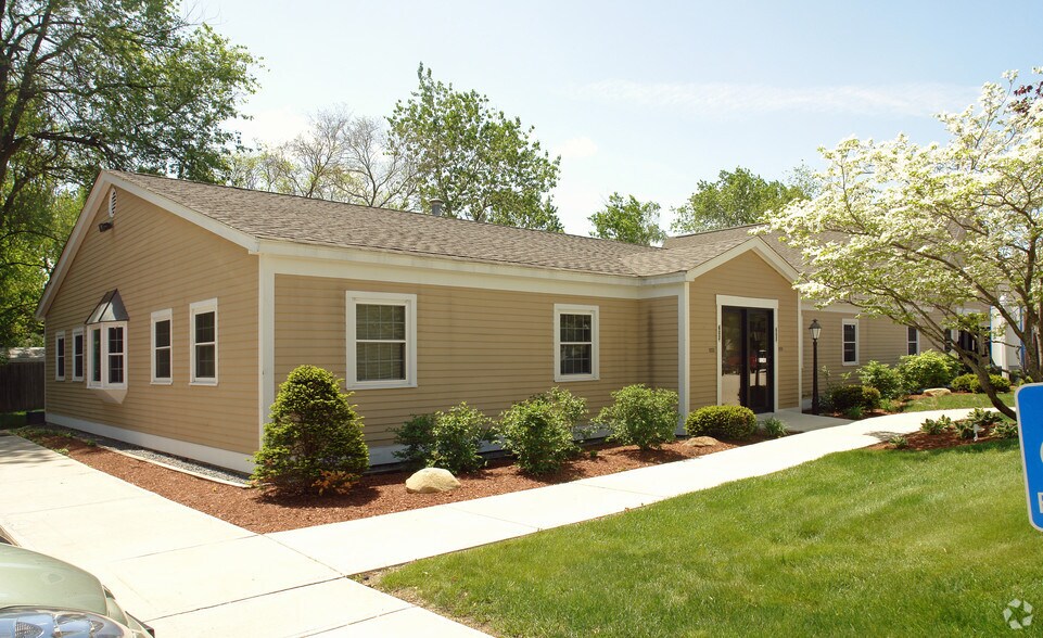 More Photos Of 601-602 Riverway Pl, Bedford Medical For Lease