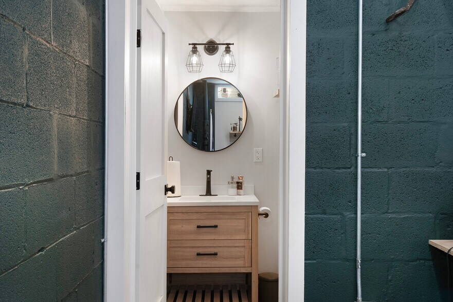 More Photos Of 292 Prairie Ave, Providence Warehouse For Sale