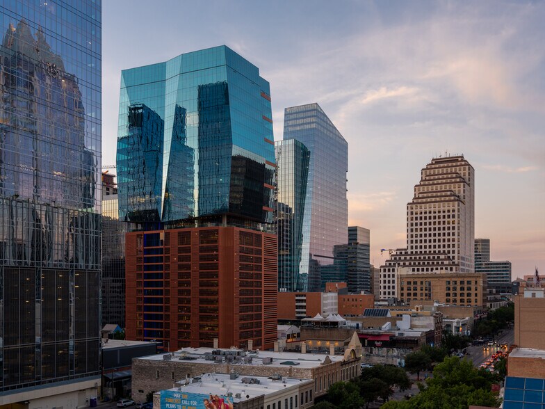 More Photos Of 405 Colorado St, Austin Office For Lease