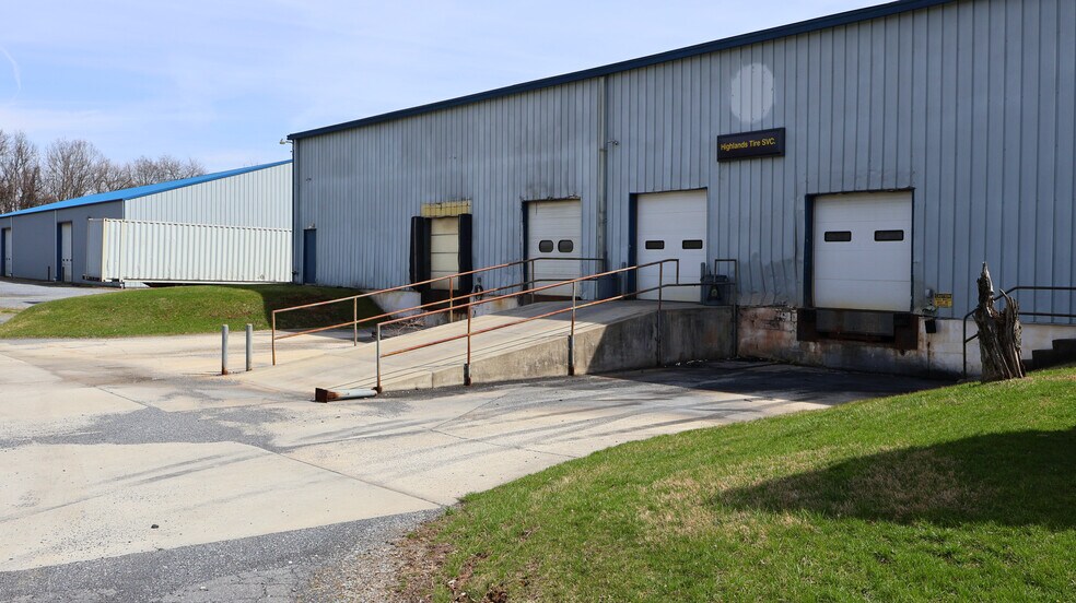 More Photos Of 1140 Claremont Rd, Carlisle Flex For Lease