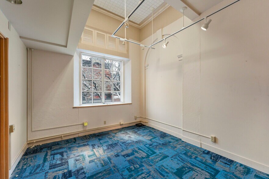 More Photos Of 1 W Market St, Corning Office For Lease