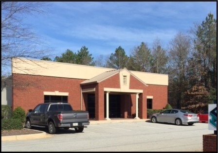 Primary Photo Of 112 Industrial Park Blvd, Warner Robins Office Residential For Lease