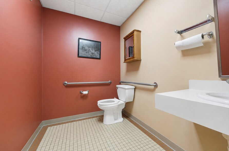 More Photos Of 828 Lynn Fells Pky, Melrose Office For Lease