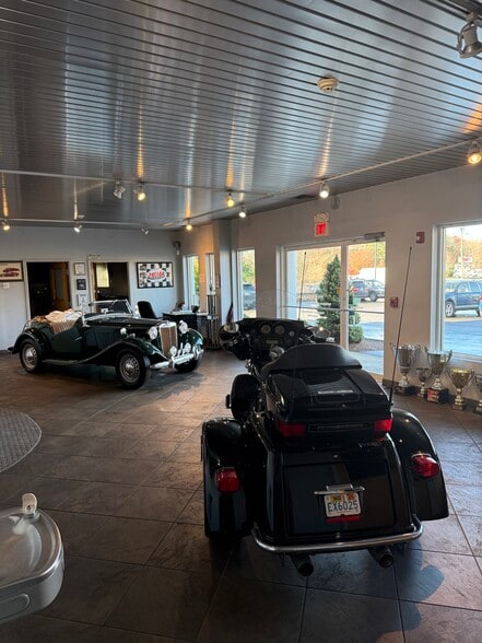 More Photos Of 1460 Pleasant St, Bridgewater Auto Dealership For Sale