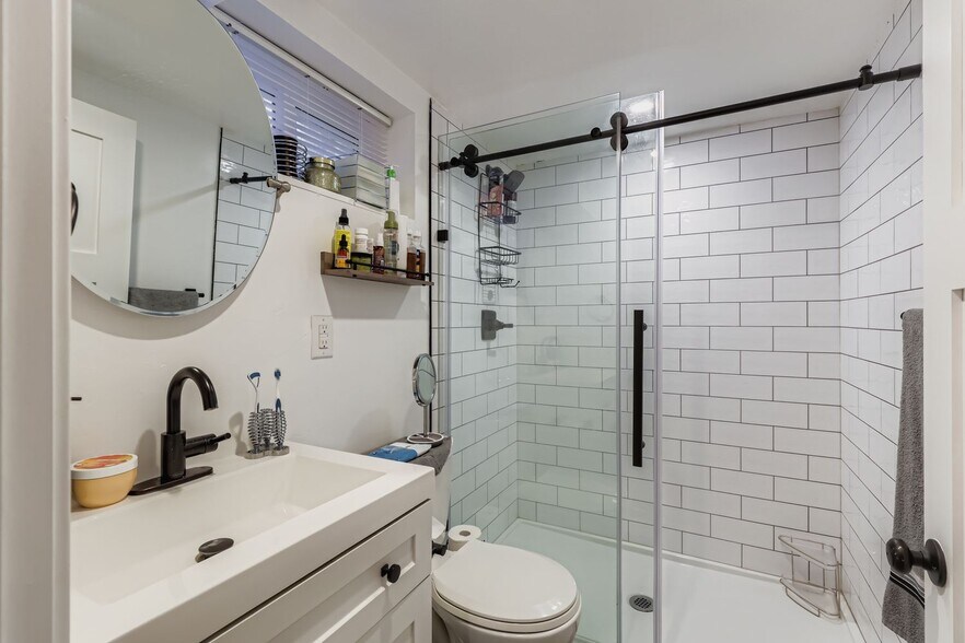 More Photos Of 852 N Clarkson St, Denver Apartments For Sale