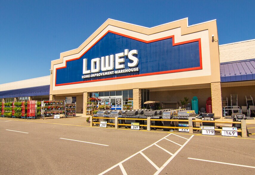 More Photos Of 700-1000 Nitro Market Pl, Nitro Unknown For Lease