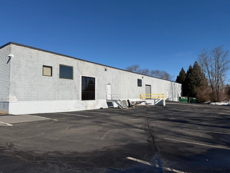 More Photos Of 4 Blackstone Valley Pl, Lincoln Office For Sale