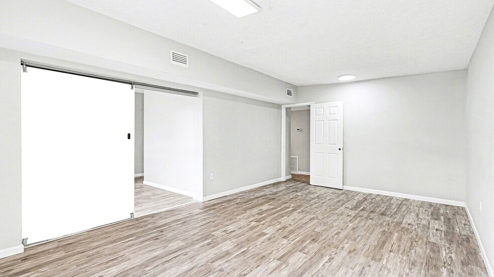 More Photos Of 1313 Croton Rd, Melbourne Office Residential For Lease