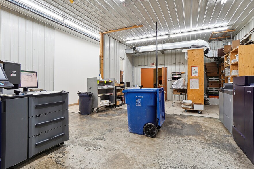 More Photos Of 717 St Saint-Pierre S, Joliette Manufacturing For Lease