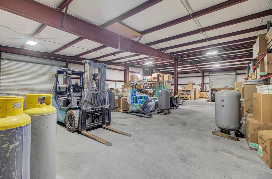 More Photos Of 3806-3816 Ladson Rd, Ladson Flex For Lease