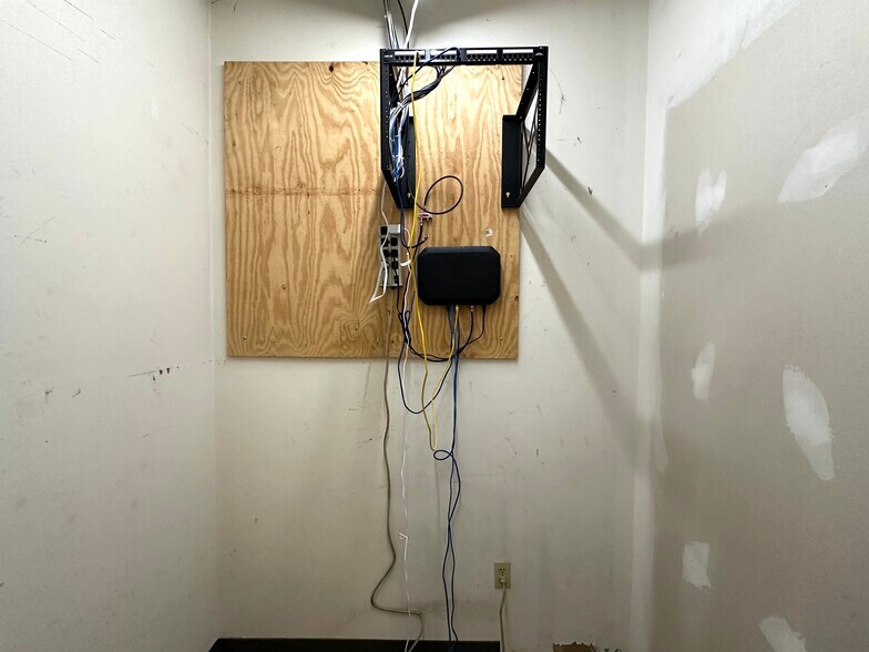 More Photos Of 769-771 N Madison St, Crown Point Service For Lease