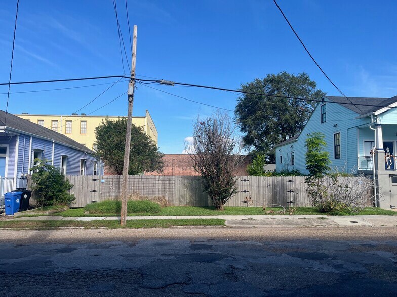 More Photos Of 2321 Rousseau st, New Orleans Land For Sale