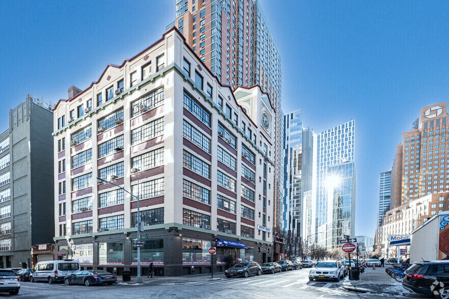 More Photos Of 325 Gold St, Brooklyn Office For Lease