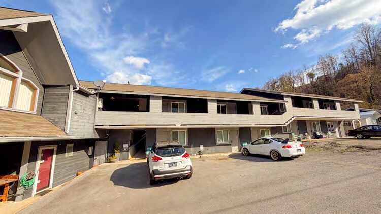 More Photos Of 402 E Parkway, Gatlinburg Apartments For Sale