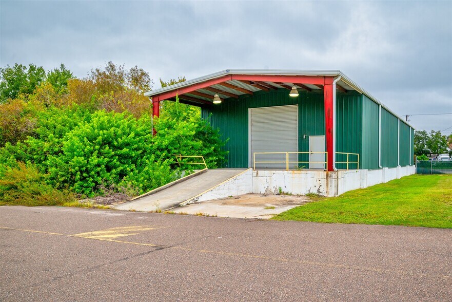Primary Photo Of 5115 Hartford St, Tampa Manufacturing For Lease