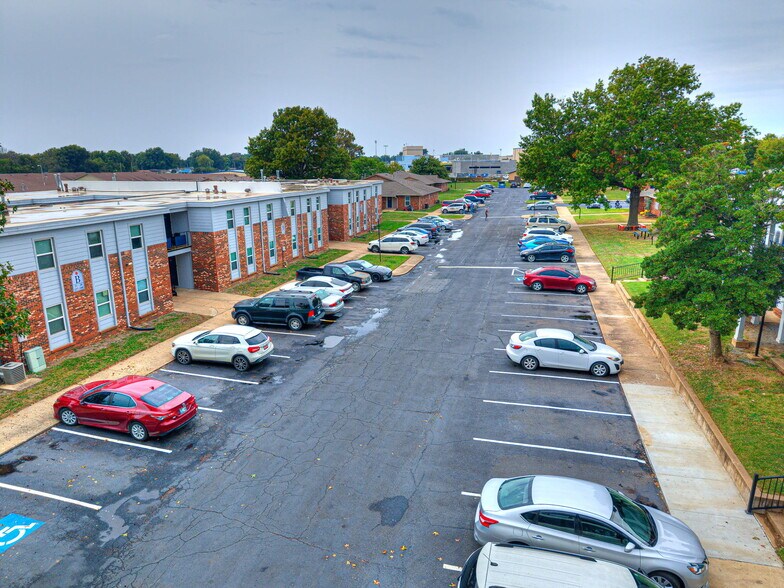 More Photos Of 1220 SE 9th St, Pryor Apartments For Sale