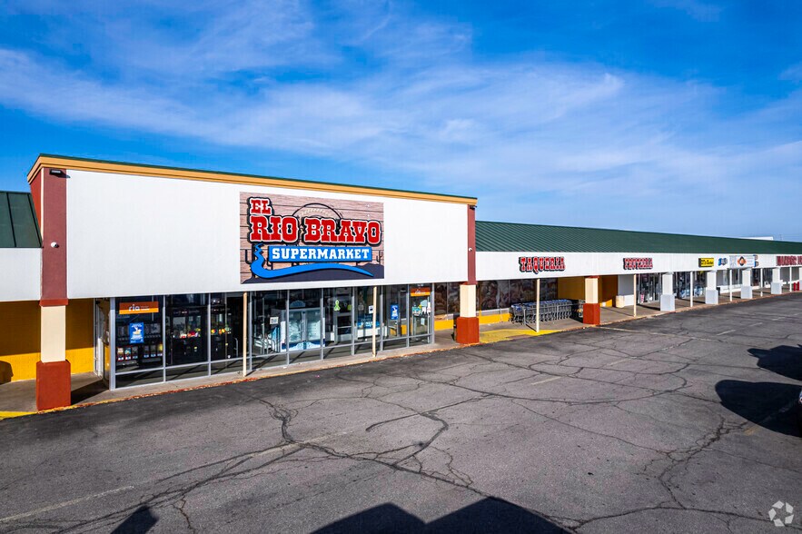 More Photos Of 2401-2565 S Seneca St, Wichita Unknown For Lease