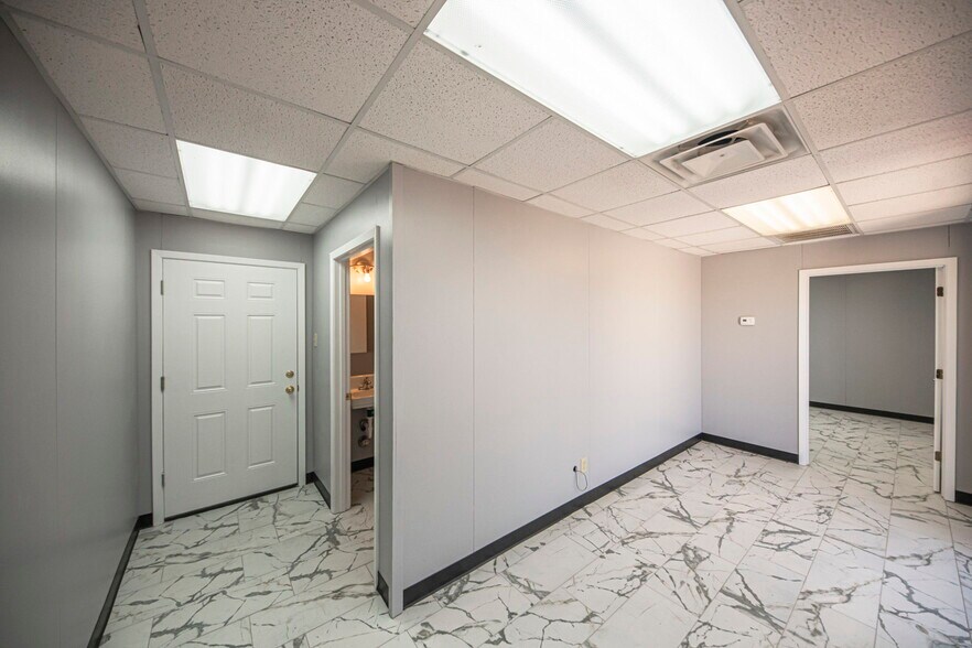 More Photos Of 850 W I-20, Penwell Warehouse For Lease