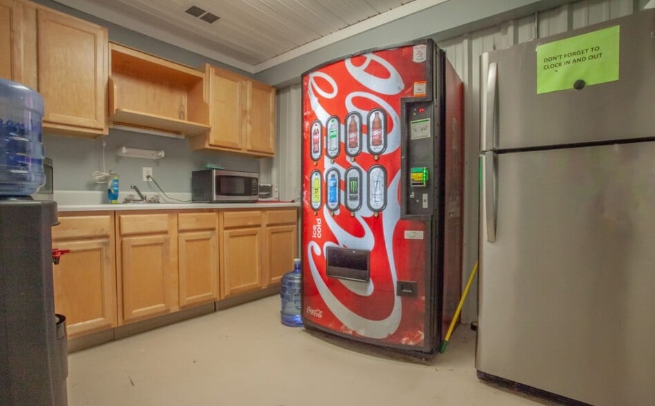 More Photos Of 4519 Highway 27, Buchanan Warehouse For Sale