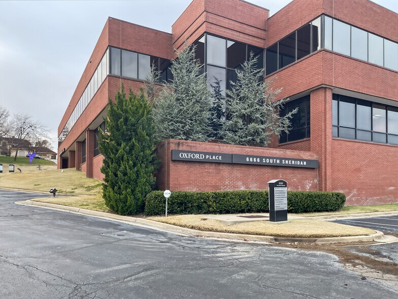 More Photos Of 6666 S Sheridan Rd, Tulsa Coworking Space