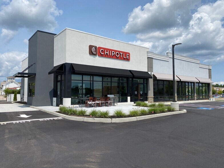 More Photos Of Post Rd, North Kingstown Unknown For Lease