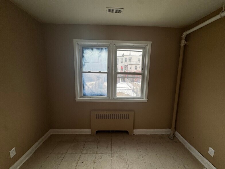 More Photos Of 2449 Shirley Ave, Baltimore Flex For Sale