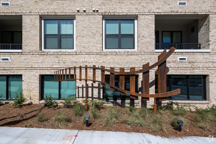 More Photos Of 5180 Peachtree Blvd, Chamblee Apartments For Lease