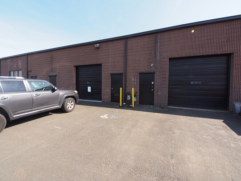 11 Business Park Dr, Branford, CT 06405 Industrial For Lease