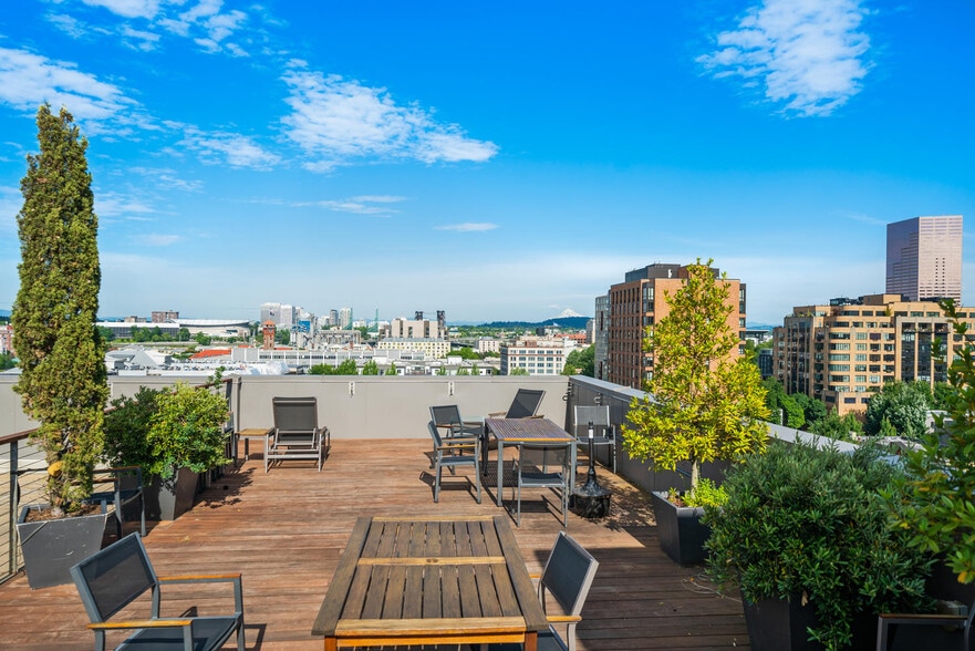 More Photos Of 1314 NW Irving St, Portland Apartments For Sale