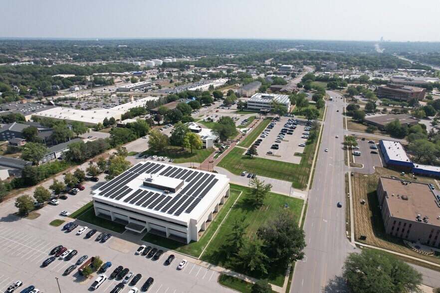 More Photos Of 2829 Westown Pky, West Des Moines Office For Lease