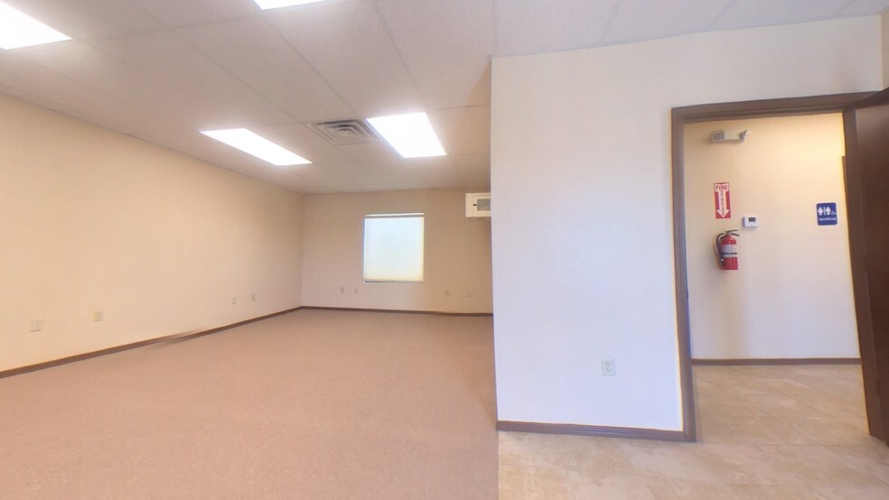 More Photos Of 3012 Mountain Pass Blvd, Anthony Office For Lease