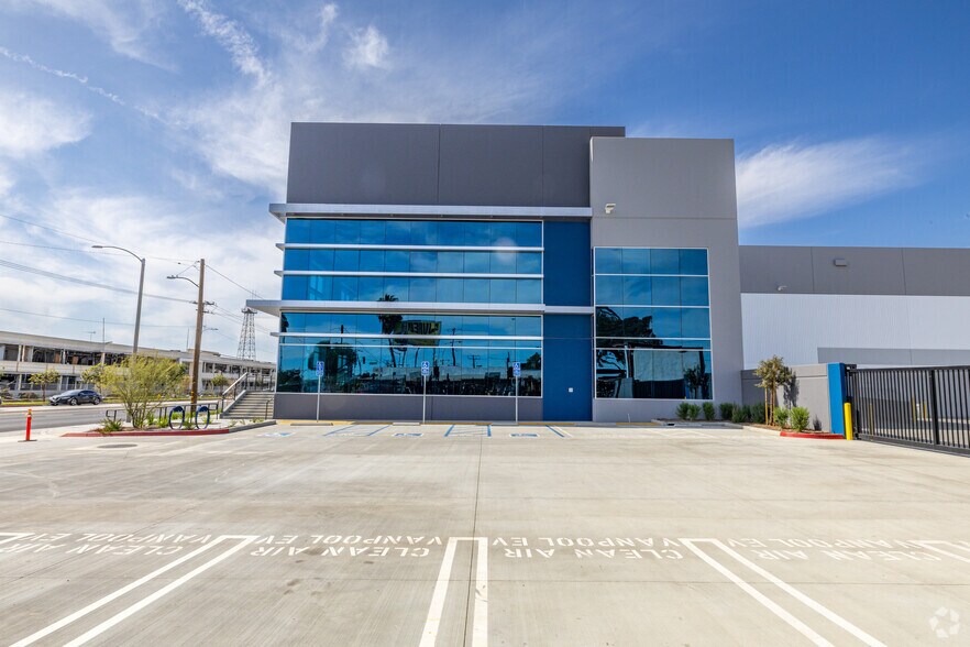 More Photos Of 7421 E Slauson Ave, Commerce Warehouse For Sale