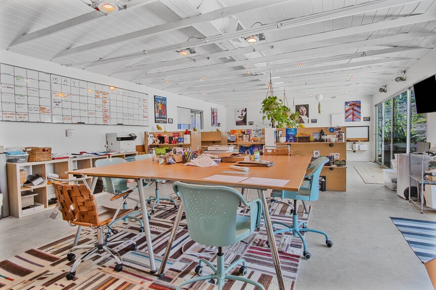 More Photos Of 4760 York Blvd, Los Angeles Office For Lease