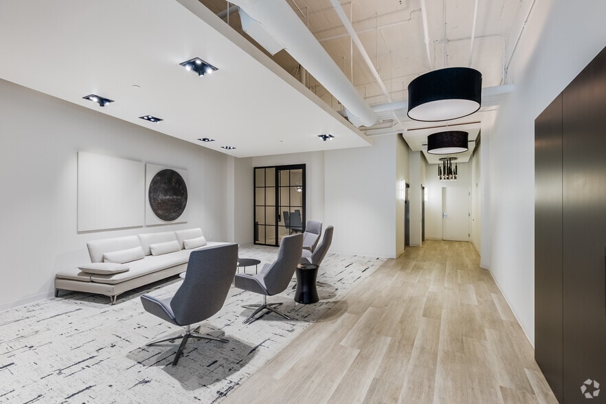 More Photos Of 5607 Baum Blvd, Pittsburgh Office For Lease