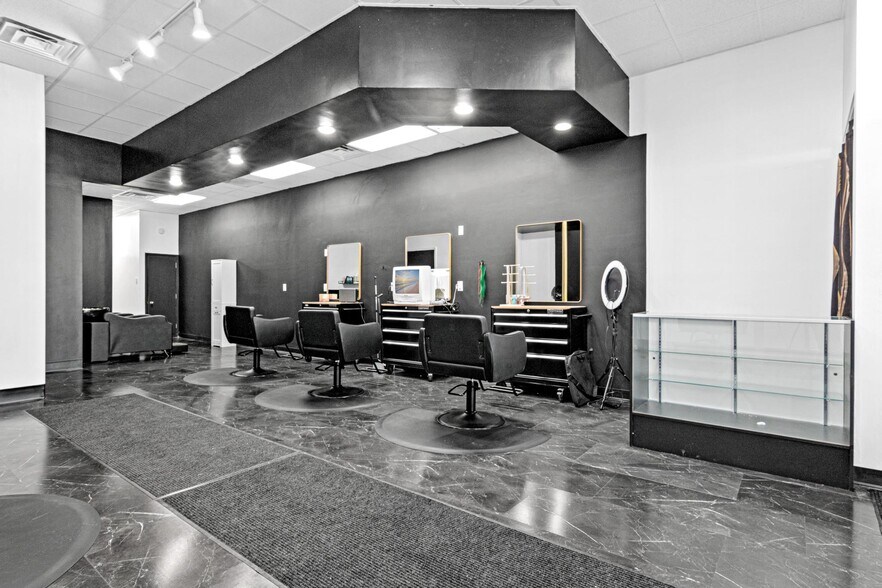 More Photos Of 5611 Chicago Ave, Minneapolis Storefront For Sale