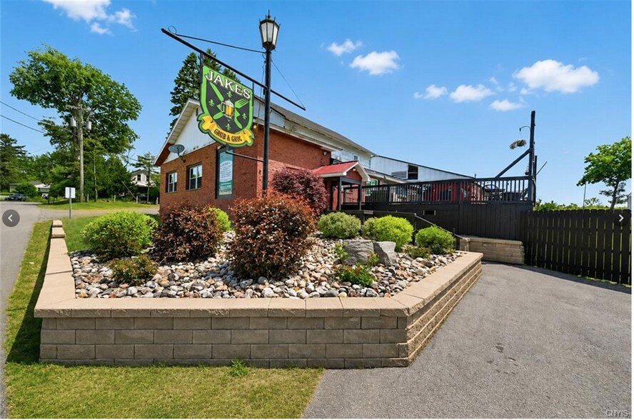 More Photos Of 7 E River Rd, Central Square Restaurant For Sale
